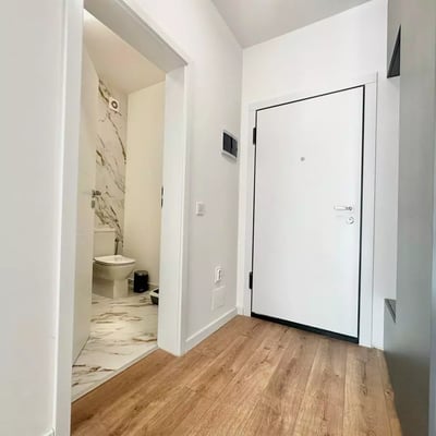 Долгосрочная аренда 2-комнатной квартиры в районе Tractorul Coresi, Брашов, Румыния