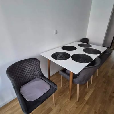 Alquiler a largo plazo de piso de 2 habitaciones y 41 m² en el barrio Zvezdara, Belgrado, Serbia