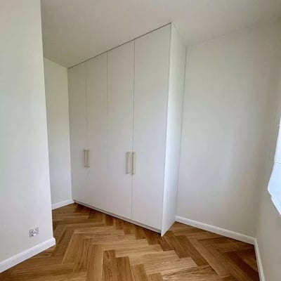 Alquiler a largo plazo de piso de 4 habitaciones 70 m² en una zona verde de Cracovia, Polonia