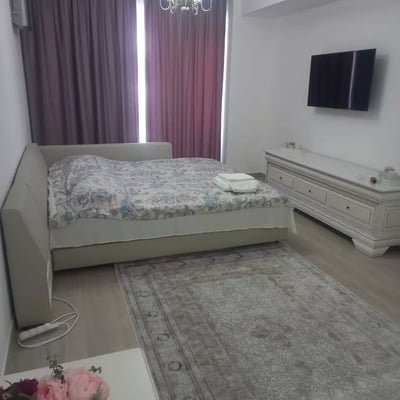 Долгосрочная аренда 2-комнатной квартиры 70 м², Констанца, Румыния