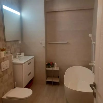 Долгосрочная аренда 2-комнатной квартиры 70 м², Констанца, Румыния