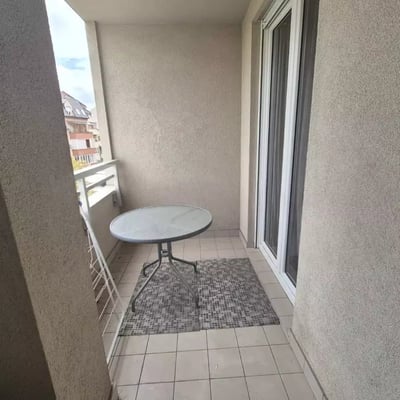 Alquiler a largo plazo de piso de 2 habitaciones 46 m² en Zvezdara, Belgrado, Serbia