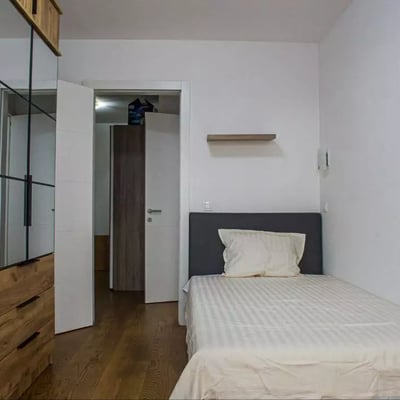 Long-term rent of 4-room apartment 118 m² in New Belgrade, Belgrade, Serbia