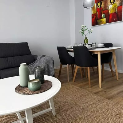 Alquiler a largo plazo de un piso de 3 dormitorios, 90 m², en Alicante, España