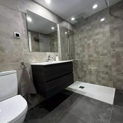 Long-term rent of 3-bedroom apartment 90 m² in Alicante, Spain