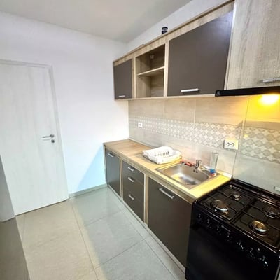 Alquiler a largo plazo de un piso de 2 habitaciones, 65 m², en Bucarest, Rumanía