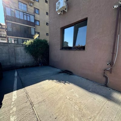 Alquiler a largo plazo de un piso de 2 habitaciones, 65 m², en Bucarest, Rumanía