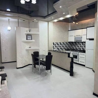 Alquiler a largo plazo de un piso 1+1, 55 m², en Batumi (Viejo Batumi), Georgia