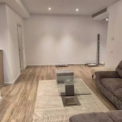 Alquiler a largo plazo de un piso de 2 habitaciones 65 m², en el distrito Tomis Plus, Constanza, Rumanía