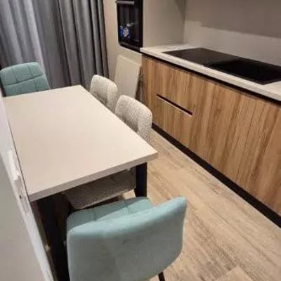 Alquiler a largo plazo de un piso de 2 habitaciones 65 m², en el distrito Tomis Plus, Constanza, Rumanía