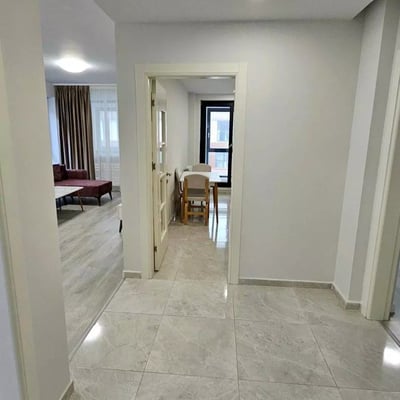 Langzeitmiete: 3-Zimmer-Wohnung 90 m², in Tomis Plus, Constanța, Rumänien