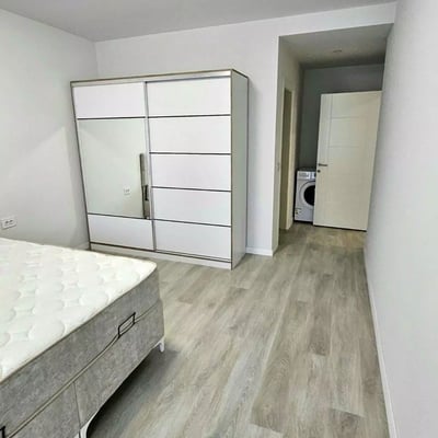 Langzeitmiete: 3-Zimmer-Wohnung 90 m², in Tomis Plus, Constanța, Rumänien