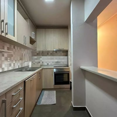 Langzeitmiete: 4-Zimmer-Wohnung, 200 m², in Zvezdara, Belgrad, Serbien