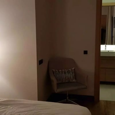 Alquiler a largo plazo de un piso de 3 habitaciones, 85 m², en el centro, Belgrado, Serbia