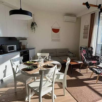 Alquiler a largo plazo de un piso de 3 habitaciones 72 m², en BW Metropolitan, Belgrado, Serbia