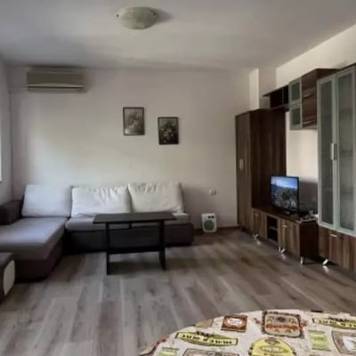 Langzeitmiete: 1+1-Wohnung, Stadtteil Operata, Varna, Bulgarien