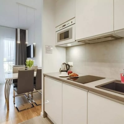 Alquiler a largo plazo de un estudio de 21 m² con balcón en Varsovia, Polonia