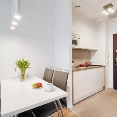 Alquiler a largo plazo de un estudio de 21 m² con balcón en Varsovia, Polonia