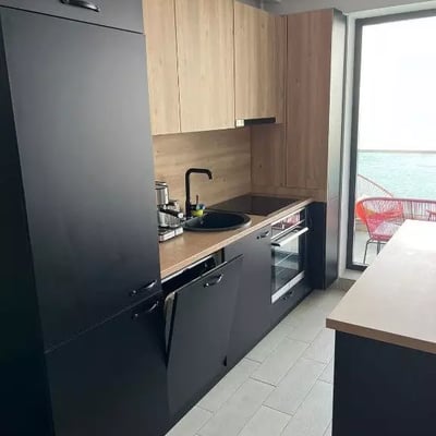 Location longue durée d’un appartement de 3 pièces, 70 m², dans le quartier de Mamaia, Constanța, Roumanie