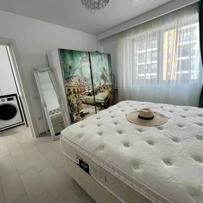 Location longue durée d’un appartement de 3 pièces, 70 m², dans le quartier de Mamaia, Constanța, Roumanie