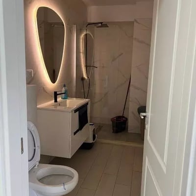 Location longue durée d’un appartement de 3 pièces, 70 m², dans le quartier de Mamaia, Constanța, Roumanie