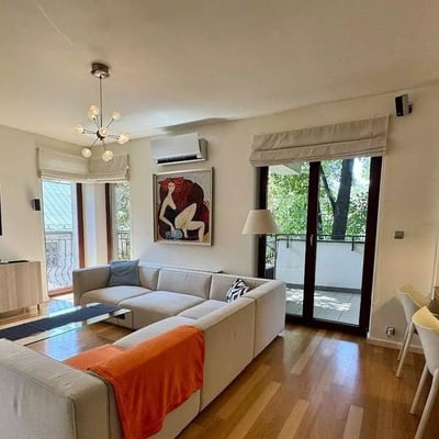 Alquiler a largo plazo de un piso de 4 habitaciones, 93 m², en el distrito de Kazimierz, Cracovia, Polonia