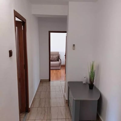 Location longue durée d’un appartement 2 pièces, 65 m², dans le quartier Faleza Nord, Constanța, Roumanie