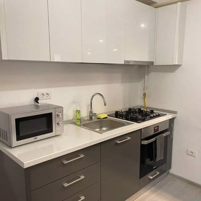 Location longue durée d’un appartement 2 pièces, 60 m², dans le quartier Mamaia, Constanța, Roumanie