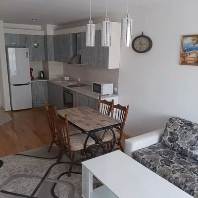 Alquiler a largo plazo de un piso con 1 dormitorio, Varna, Bulgaria