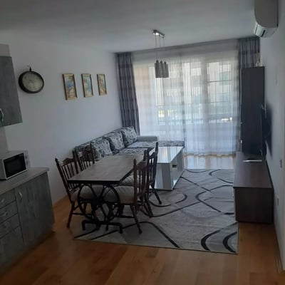 Alquiler a largo plazo de un piso con 1 dormitorio, Varna, Bulgaria