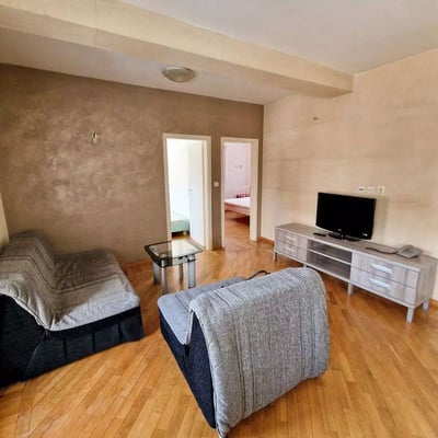 Location longue durée d’un appartement de 3 pièces, 62 m², dans le quartier Zvezdara, Belgrade, Serbie