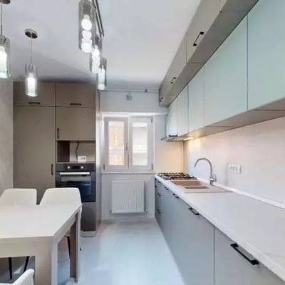 Location longue durée d’un appartement de 3 pièces, 70 m², dans le quartier Faleza Nord, Constanța, Roumanie