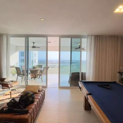 Alquiler a largo plazo de un piso de 4 dormitorios, 266 m², en el distrito Barra da Tijuca, Río de Janeiro, Brasil