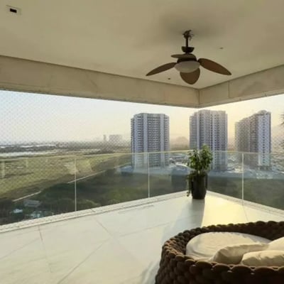 Location longue durée d’un appartement de 4 chambres, 266 m², dans le quartier Barra da Tijuca, Rio de Janeiro, Brésil
