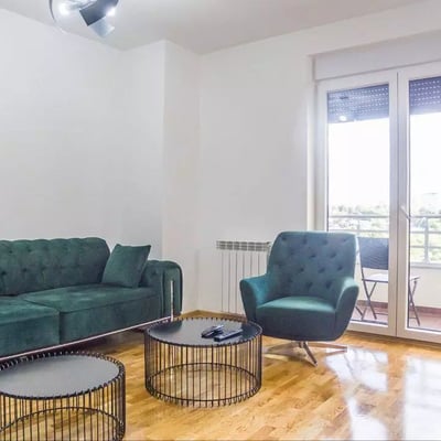 Langfristige Vermietung einer 2-Zimmer-Wohnung, 50 m², im Wohnkomplex Green Residence, Belgrad, Serbien