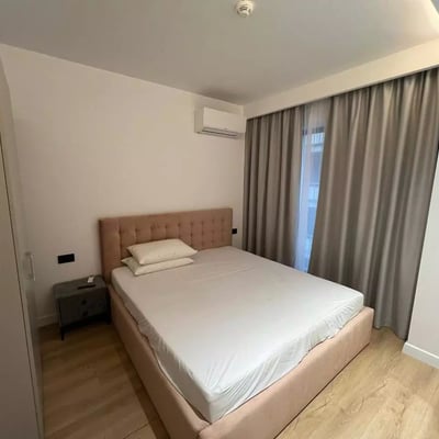 Location longue durée d’un appartement de 3 pièces, 90 m², quartier Mamaia, Constanța, Roumanie