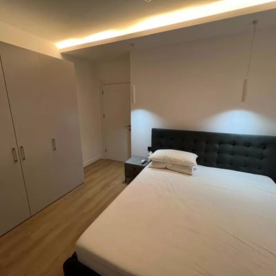 Location longue durée d’un appartement de 3 pièces, 90 m², quartier Mamaia, Constanța, Roumanie