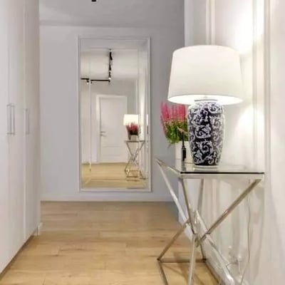 Long-term rental of a 4-room apartment, 129 m², Wola, Warsaw, Poland