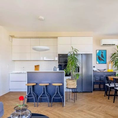 Alquiler a largo plazo de un piso de 3 habitaciones, 63 m², Wola, Varsovia, Polonia