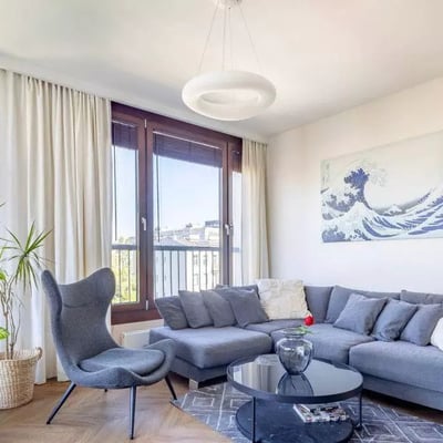 Alquiler a largo plazo de un piso de 3 habitaciones, 63 m², Wola, Varsovia, Polonia