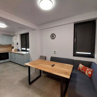 Langzeitmiete: 2-Zimmer-Wohnung, 73 m², in Constanța, Stadtteil Tomis Nord, Rumänien