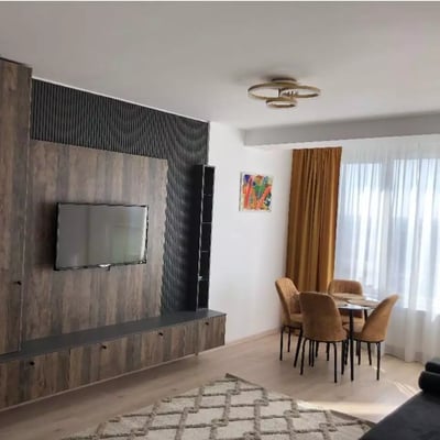 Location longue durée d’un appartement de 2 pièces, 60 m², à Constanța, Roumanie