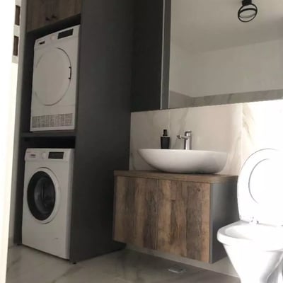 Alquiler a largo plazo de un piso de 2 habitaciones, 60 m², en Constanța, Rumanía