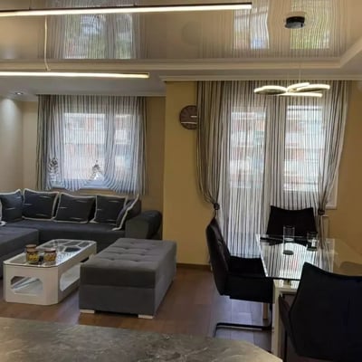 Alquiler a largo plazo de un piso de 3 habitaciones, 84 m², en el distrito de Voždovac, Belgrado, Serbia