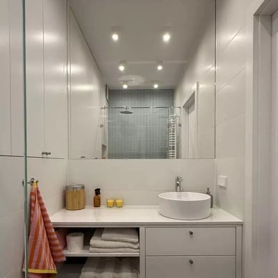 Alquiler a largo plazo de un piso de 2 habitaciones, 46 m², en Wola, Varsovia, Polonia