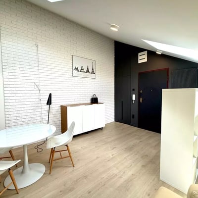 Langzeitmiete eines Studios, 36 m², in Praga-Północ, Warschau, Polen