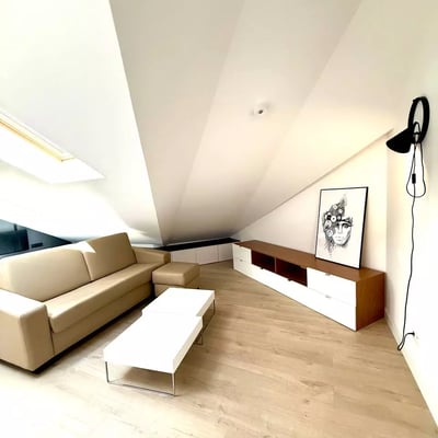 Langzeitmiete eines Studios, 36 m², in Praga-Północ, Warschau, Polen