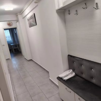 Location longue durée d’un appartement de 2 pièces, 50 m², à Tomis Plus, Constanța, Roumanie