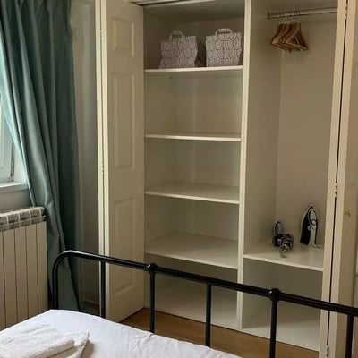 Alquiler a largo plazo de un piso de 2 habitaciones, 55 m², en el distrito City Center, Constanza, Rumanía