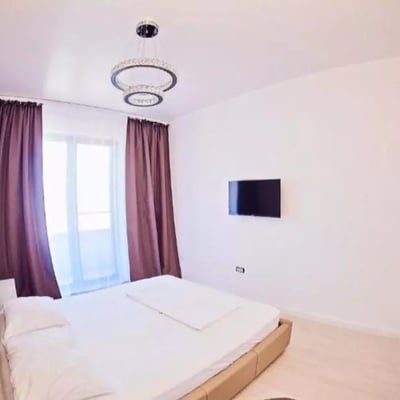 Долгосрочная аренда 3-комнатной квартиры, 100 м², в районе Mamaia, Констанца, Румыния